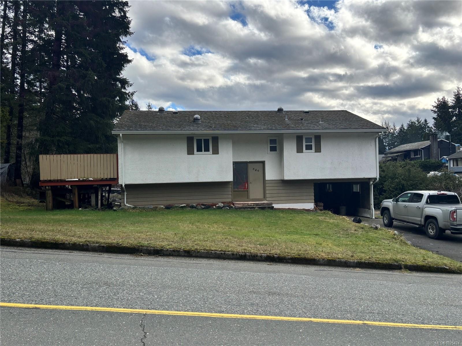 649 Nimpkish Dr, Gold River, BC