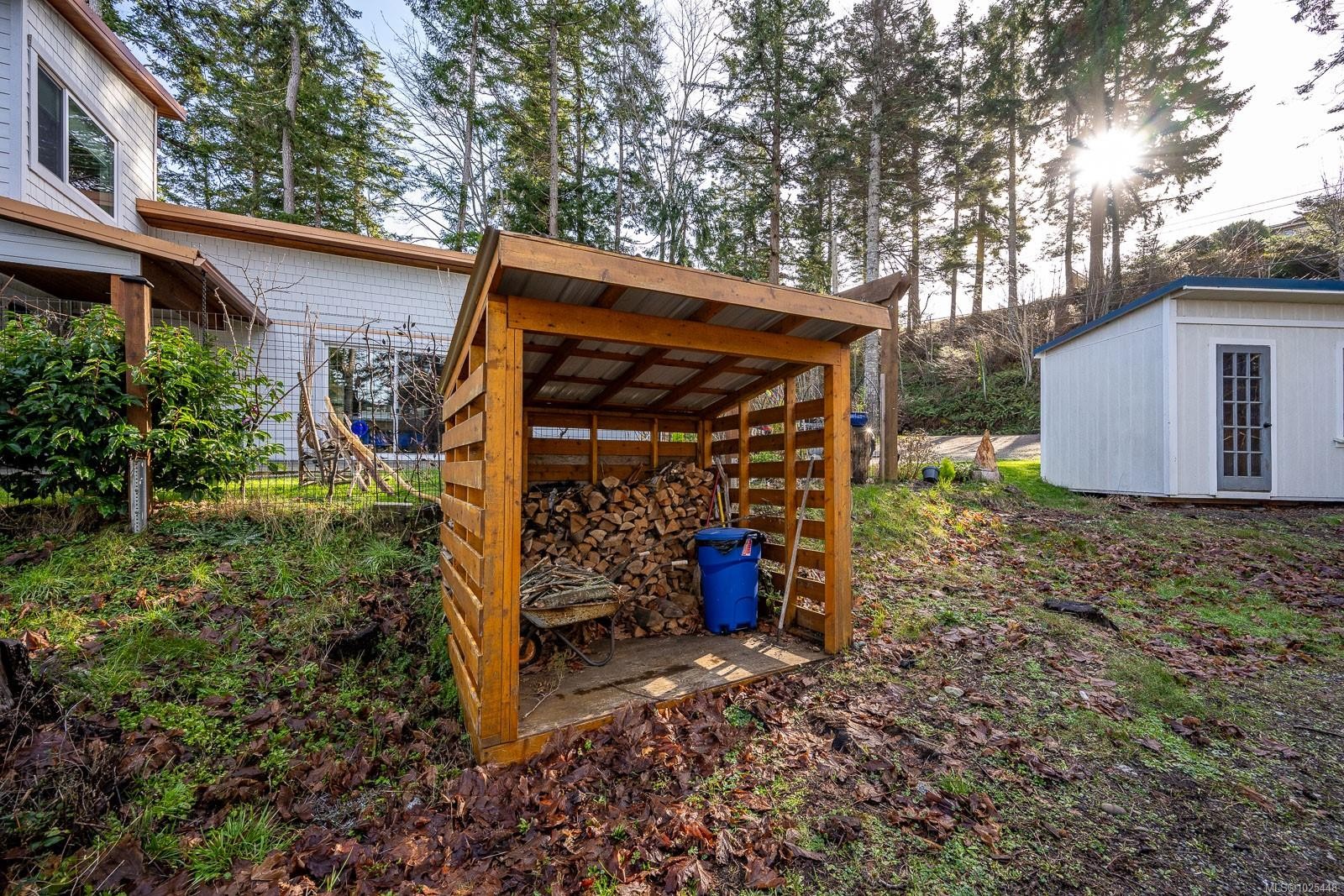 1426 Wilkinson Rd, Comox, BC