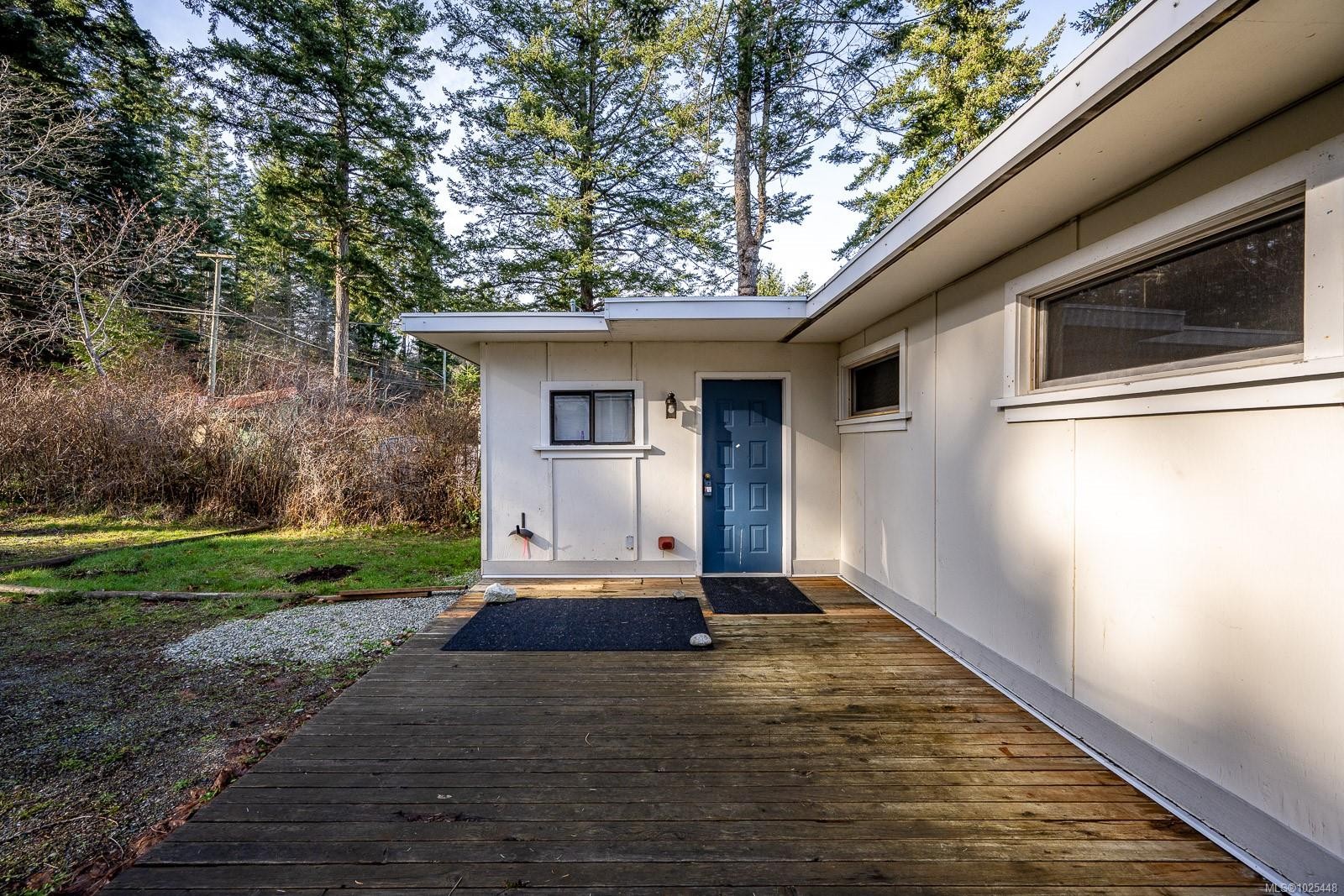 1426 Wilkinson Rd, Comox, BC