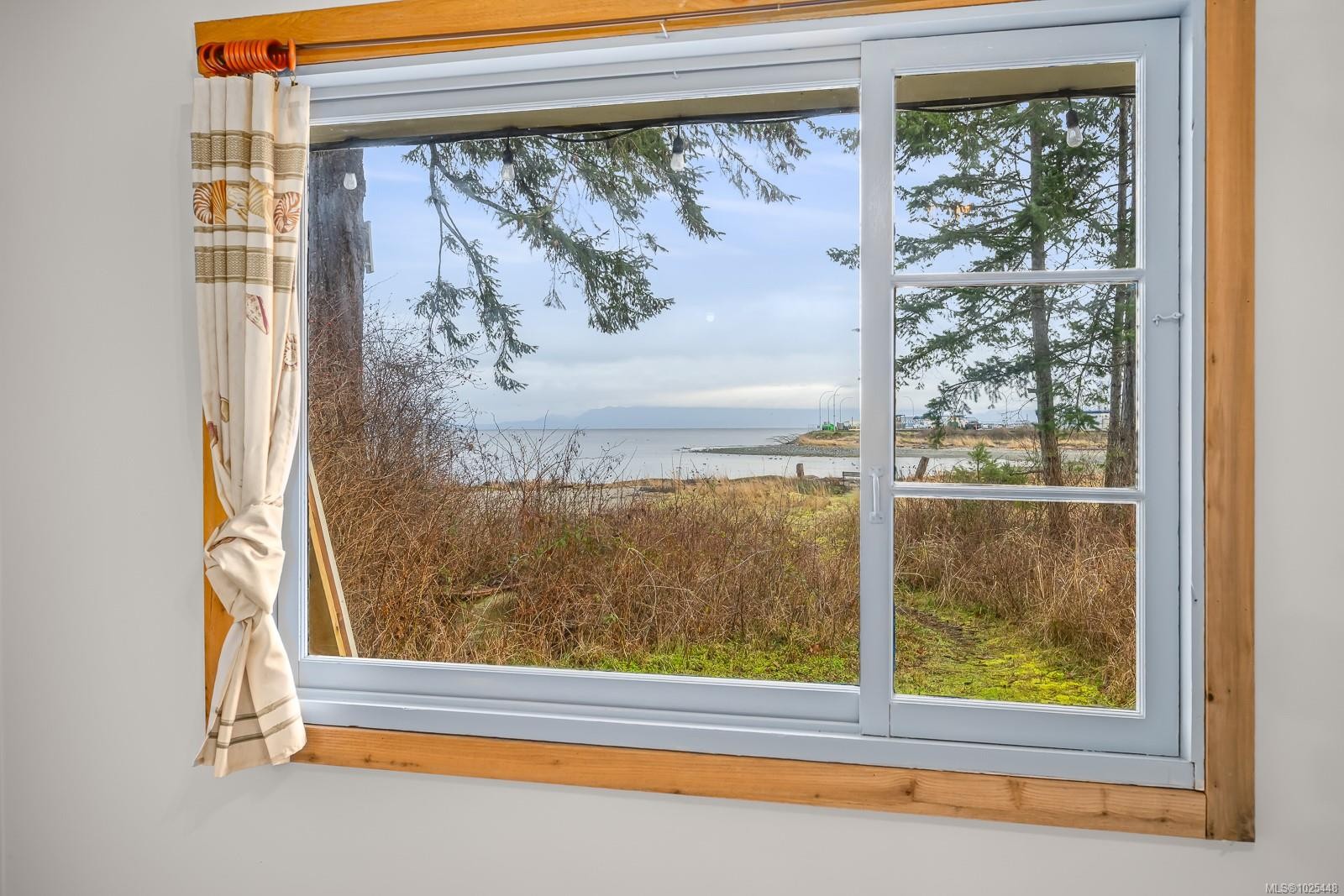 1426 Wilkinson Rd, Comox, BC