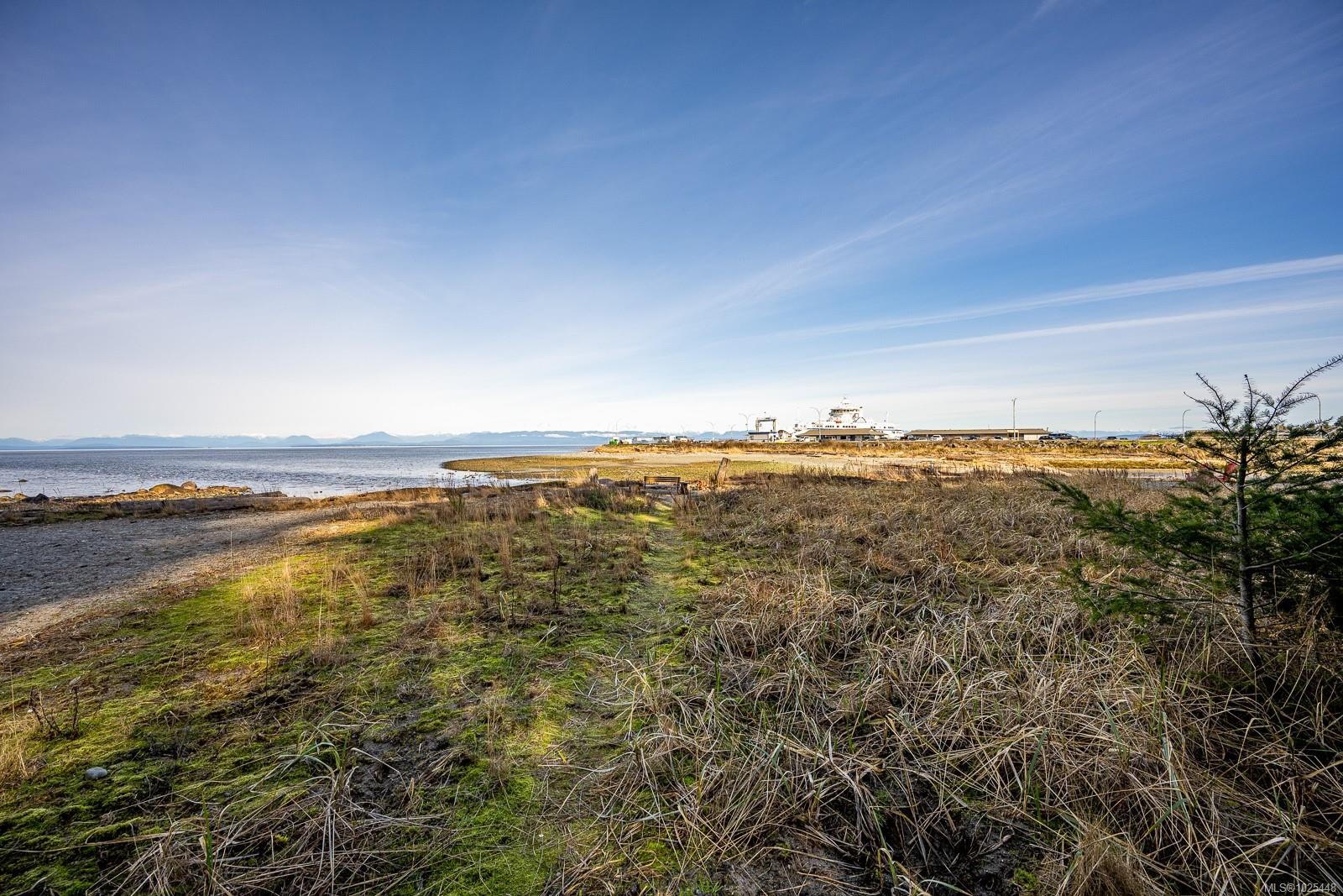 1426 Wilkinson Rd, Comox, BC