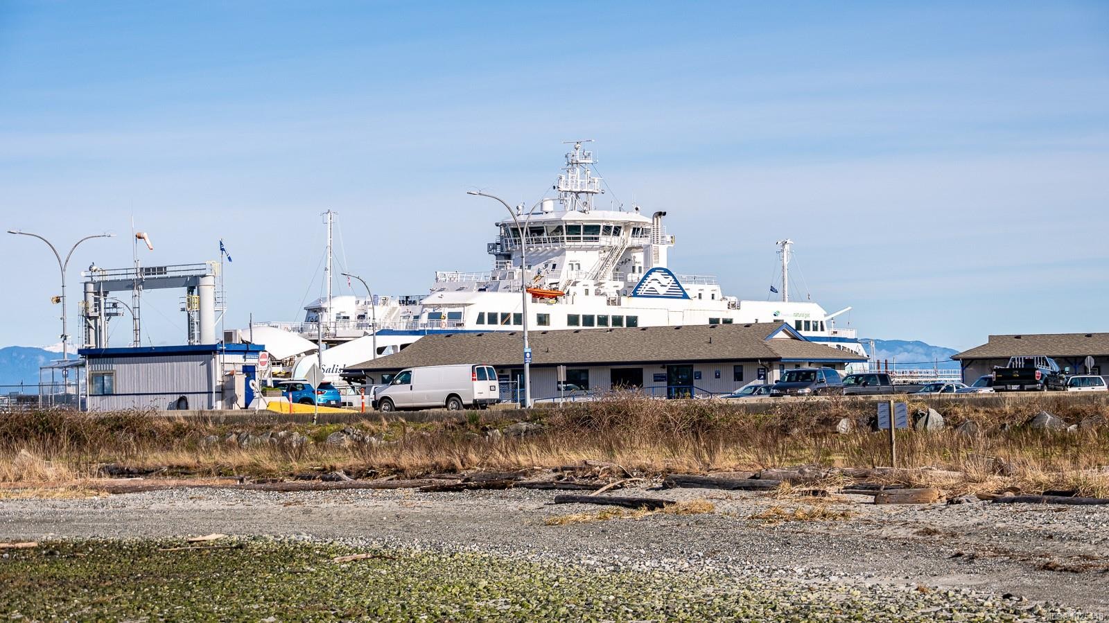 1426 Wilkinson Rd, Comox, BC