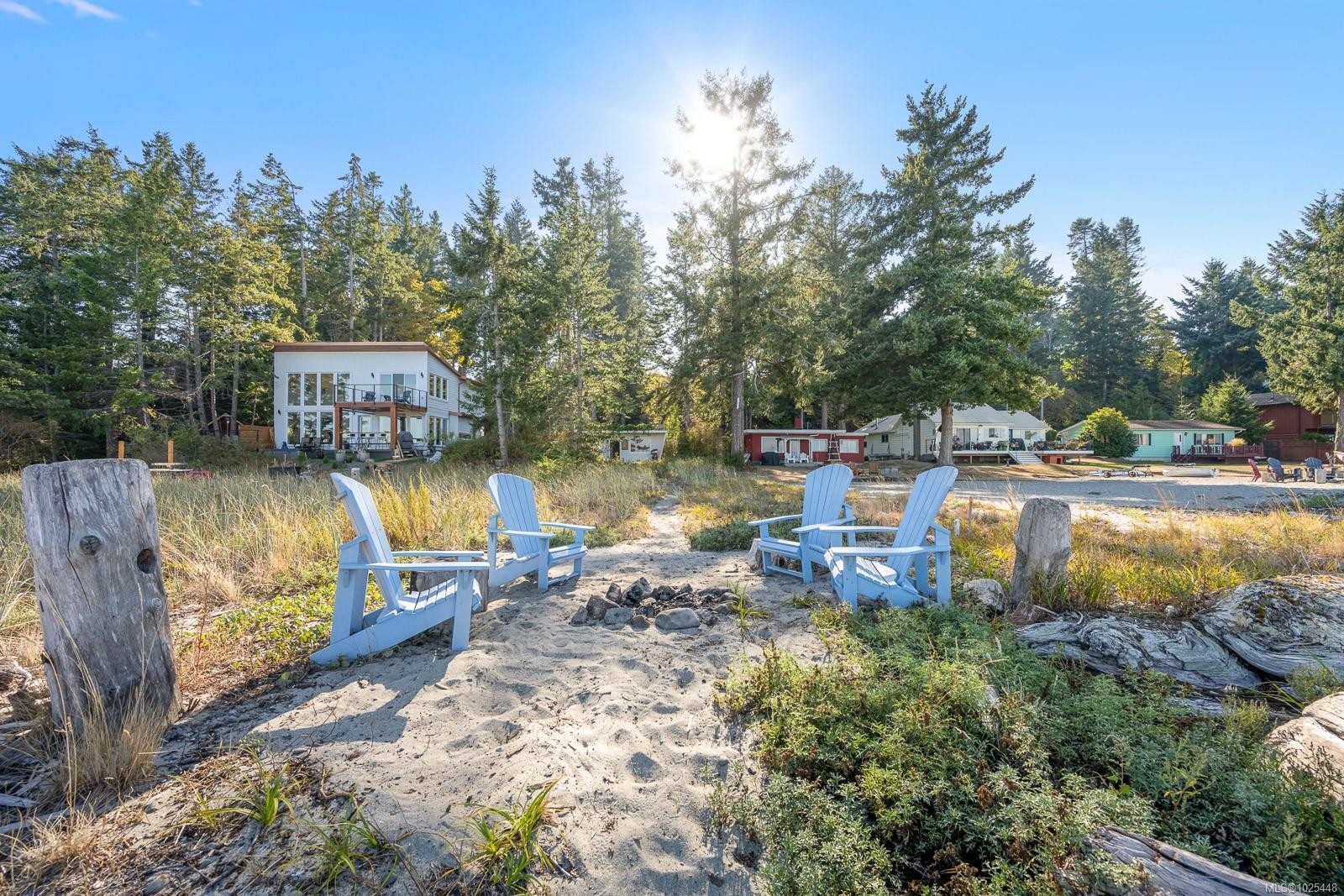 1426 Wilkinson Rd, Comox, BC