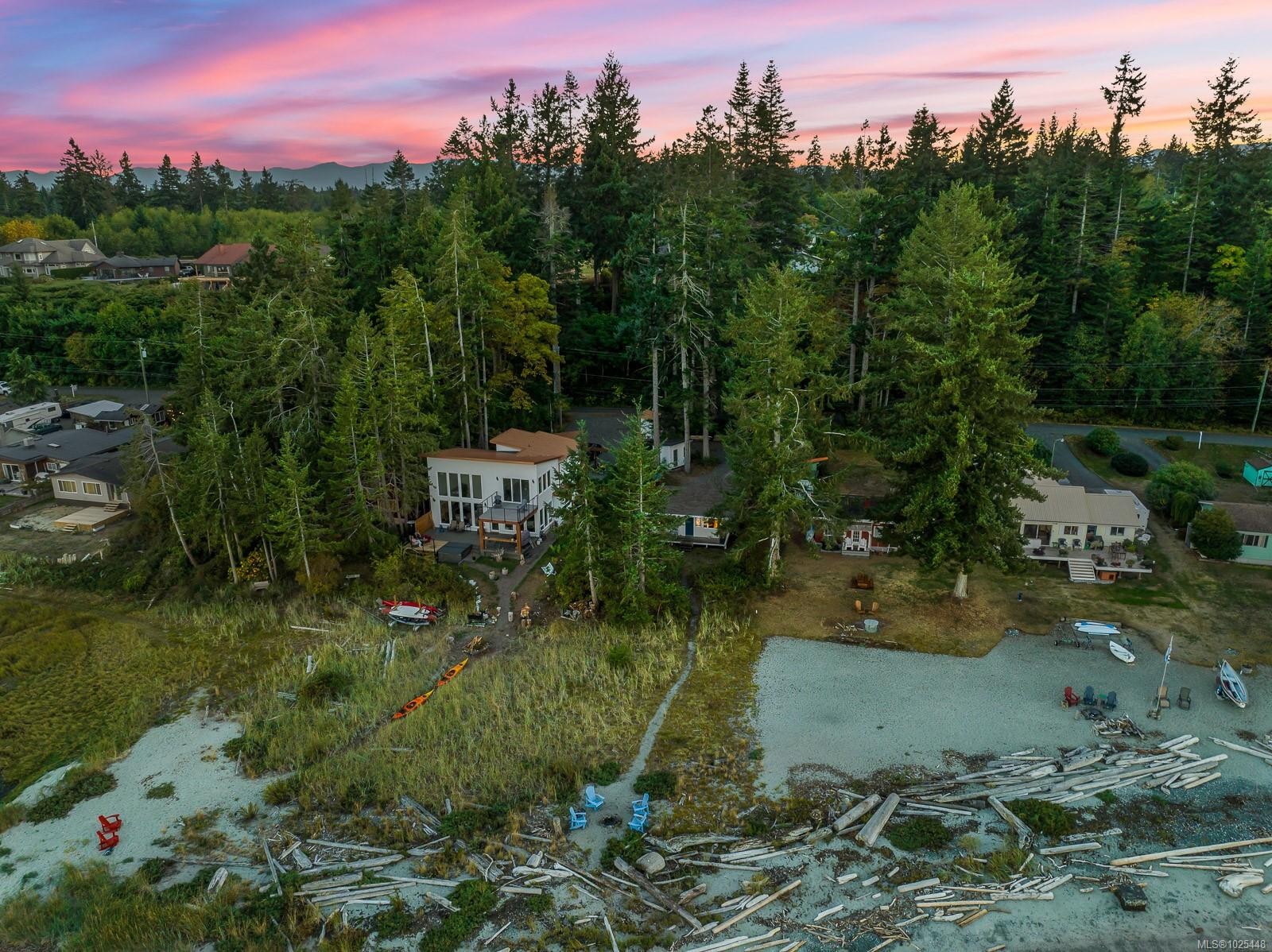 1426 Wilkinson Rd, Comox, BC