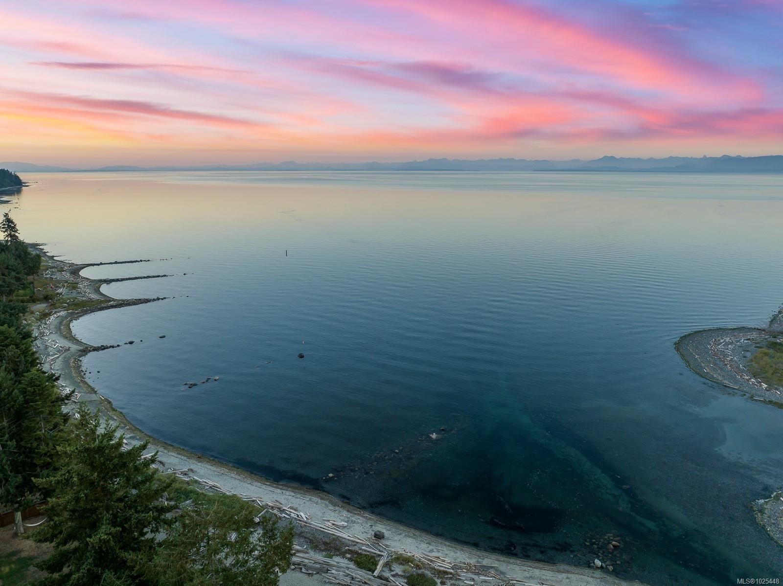 1426 Wilkinson Rd, Comox, BC