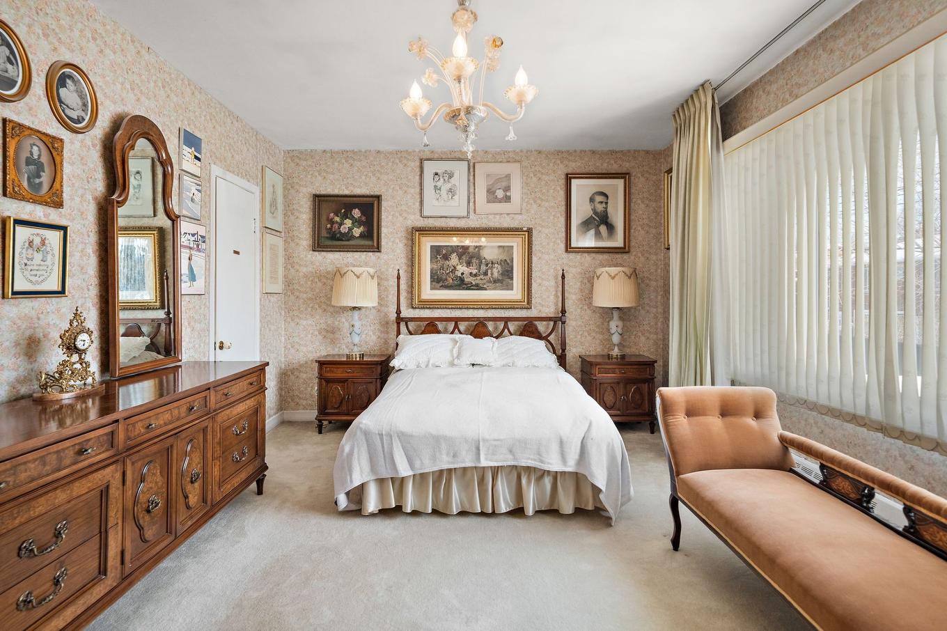 Primary bedroom - 2470 Rue Paton, Montréal (Saint-Laurent), QC - Indoor Photo Showing Bedroom