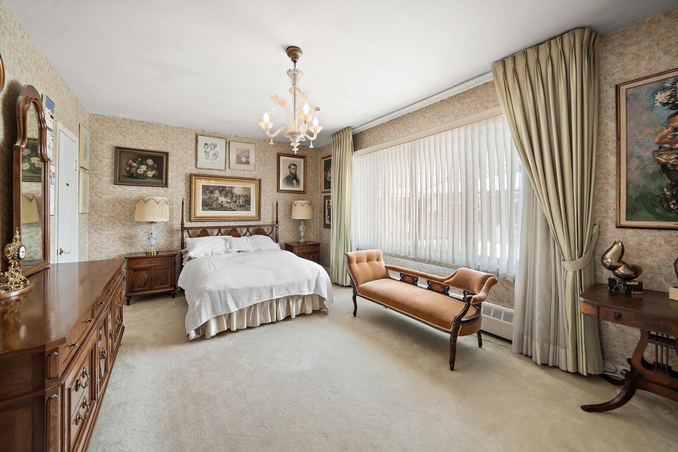 Primary bedroom - 2470 Rue Paton, Montréal (Saint-Laurent), QC - Indoor Photo Showing Bedroom