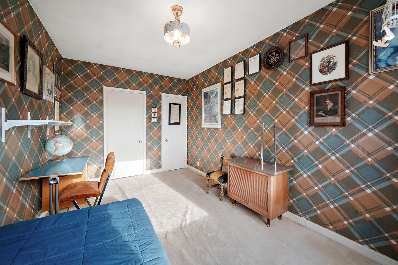 Bedroom - 2470 Rue Paton, Montréal (Saint-Laurent), QC - Photo Showing Other Room