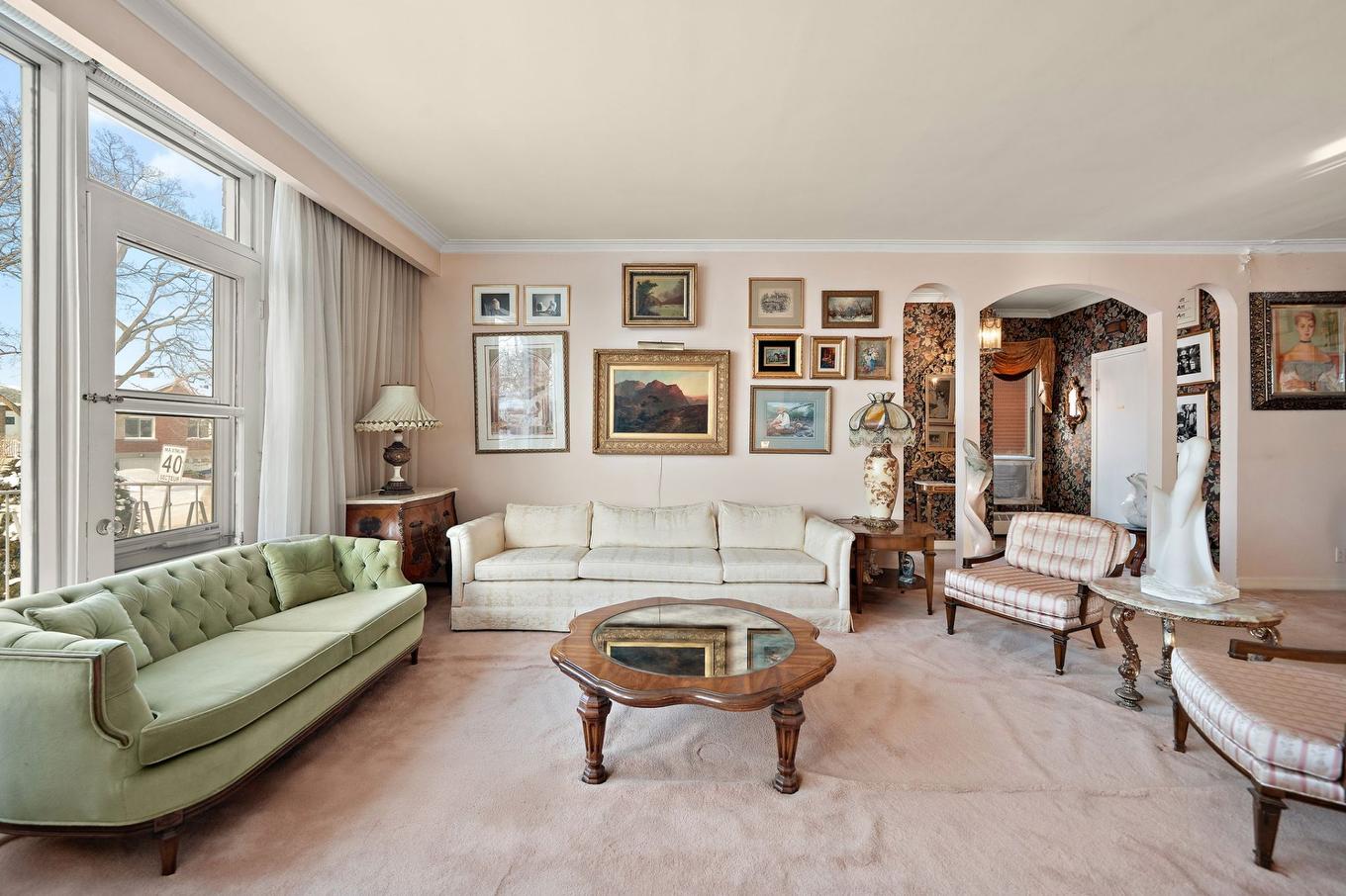 Living room - 2470 Rue Paton, Montréal (Saint-Laurent), QC - Indoor Photo Showing Living Room