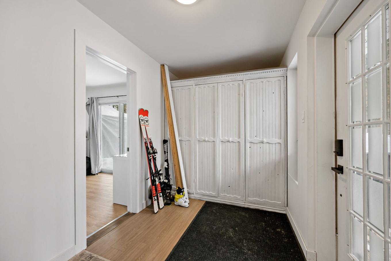 Hall d'entrée/Vestibule - 300 Crois. Gérard-Côté, Mont-Tremblant, QC - Indoor Photo Showing Other Room