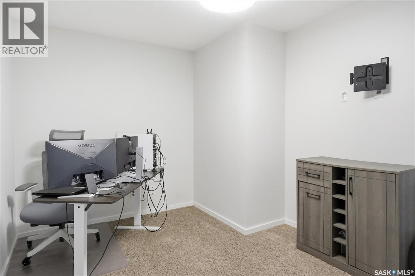 408 230 Slimmon Road, Saskatoon, SK - Indoor Photo Showing Office