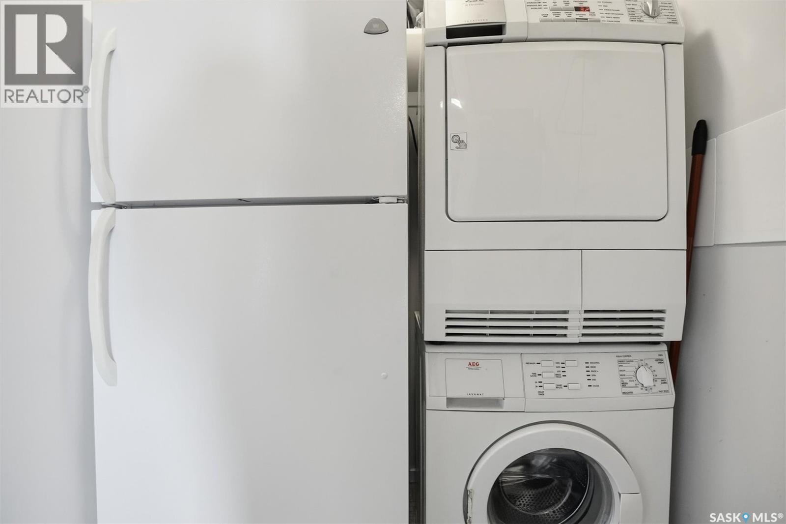 408 230 Slimmon Road, Saskatoon, SK - Indoor Photo Showing Laundry Room