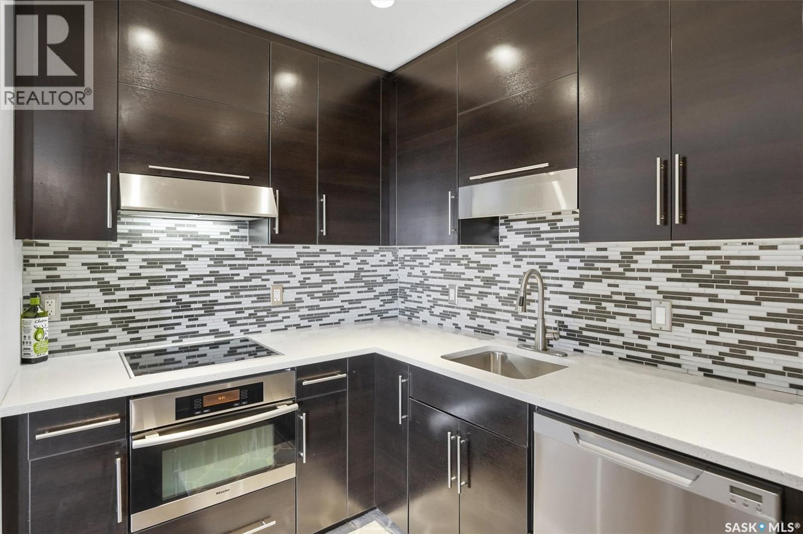 408 230 Slimmon Road, Saskatoon, SK - Indoor Photo Showing Kitchen With Upgraded Kitchen