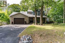 28 QUEEN STREET Parry Sound, ON P2A 2W3