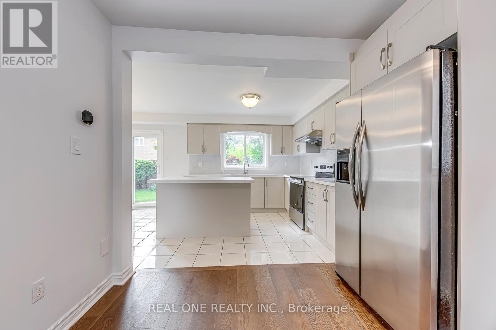 5192 Castlefield Drive, Mississauga, ON - Indoor Photo Showing Kitchen