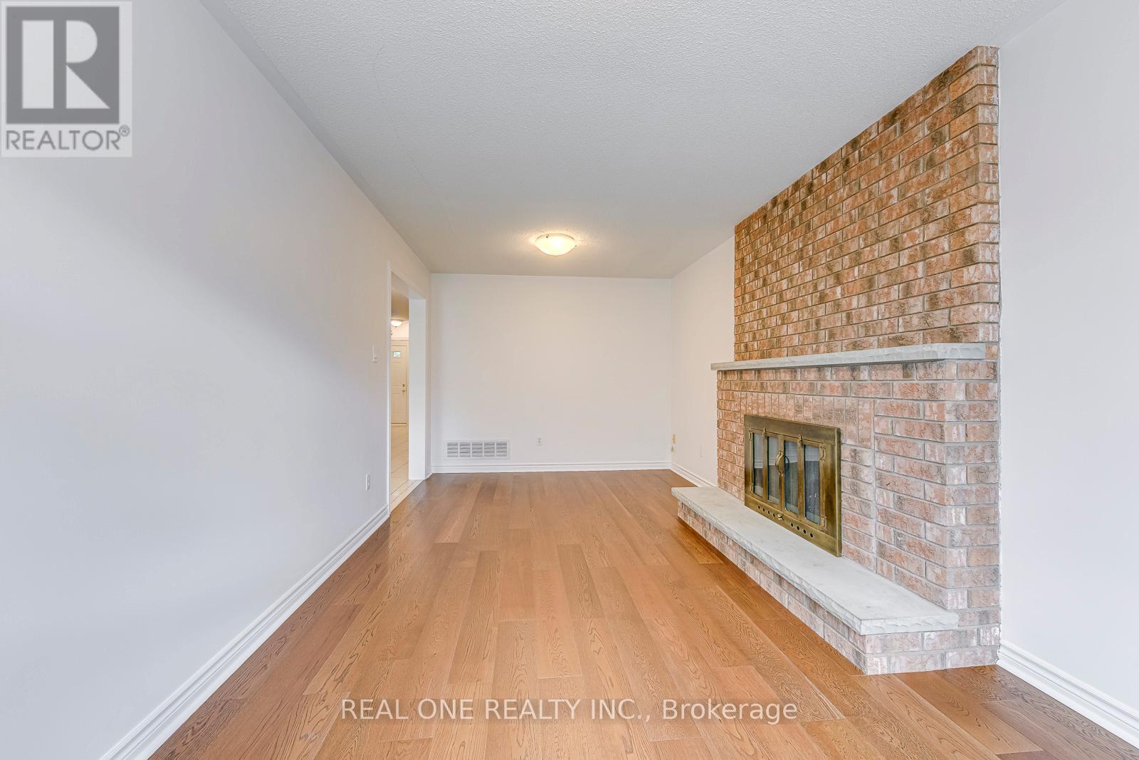 5192 Castlefield Drive, Mississauga, ON - Indoor With Fireplace