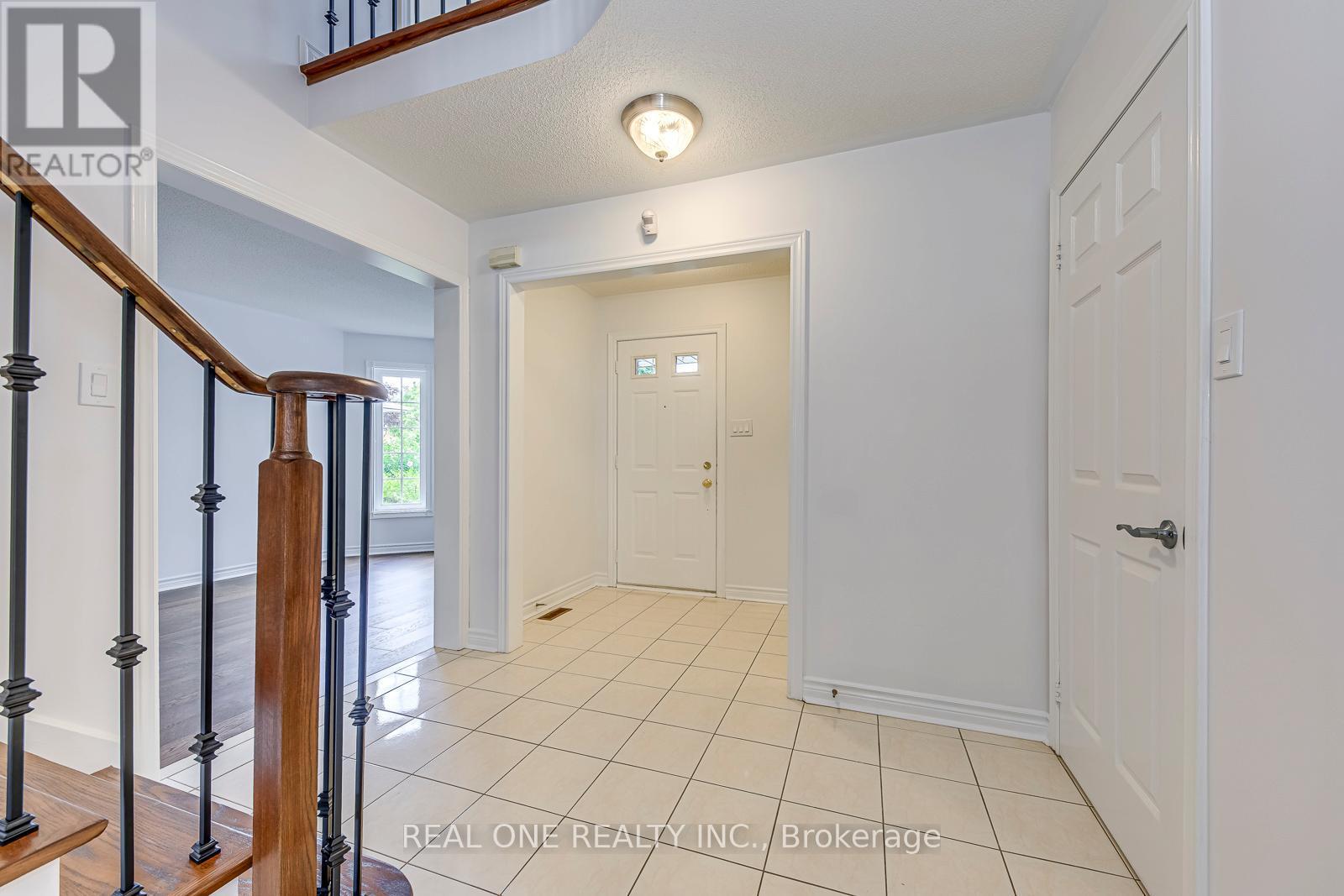 5192 Castlefield Drive, Mississauga, ON - Indoor Photo Showing Other Room