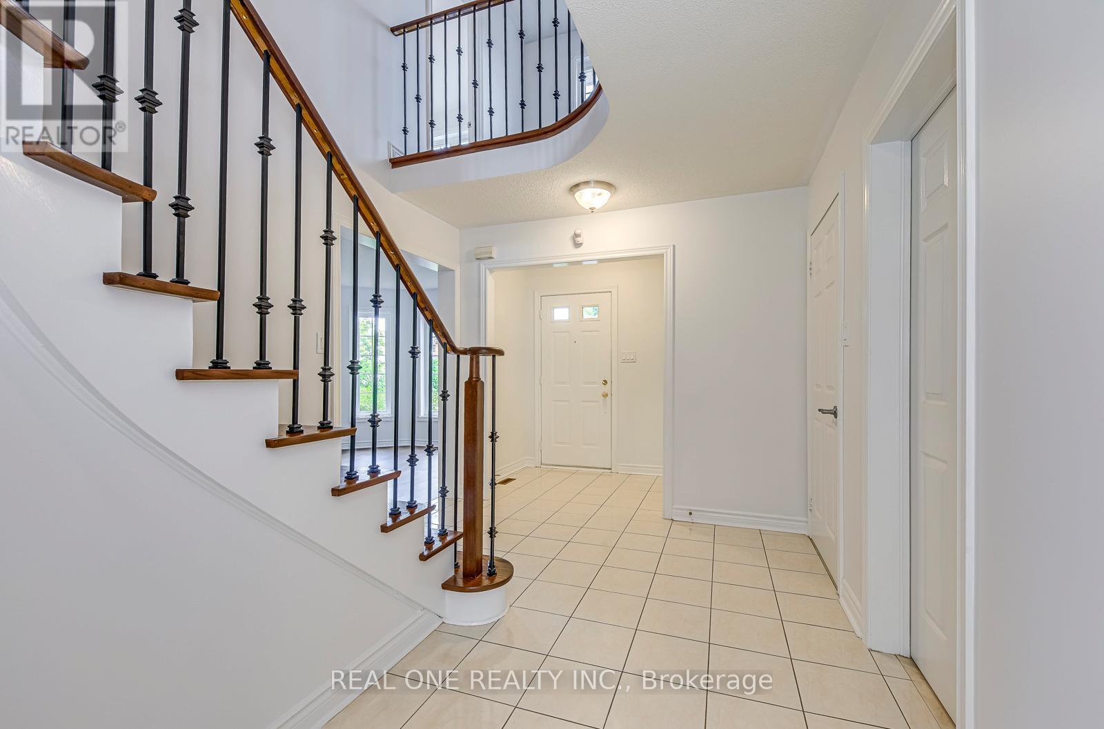 5192 Castlefield Drive, Mississauga, ON - Indoor Photo Showing Other Room