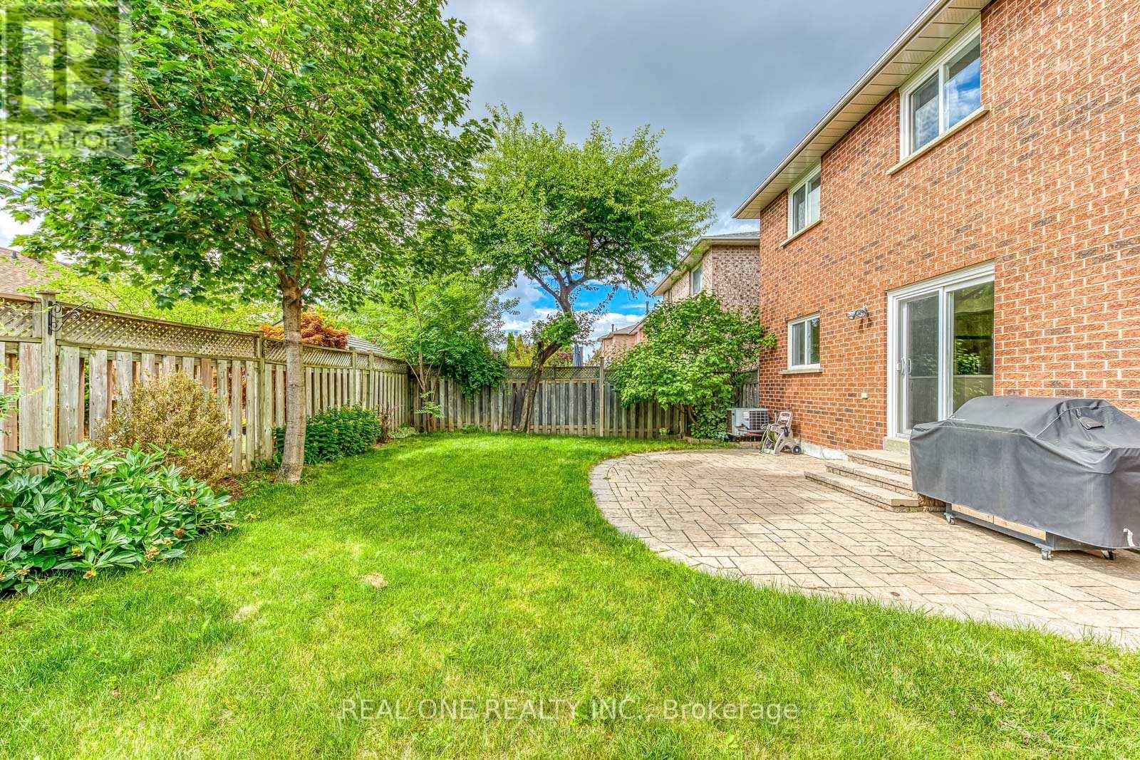 5192 Castlefield Drive, Mississauga, ON - Outdoor