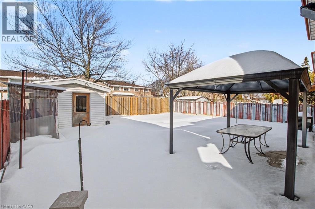 18 Ridley Drive, Hamilton, ON - Outdoor