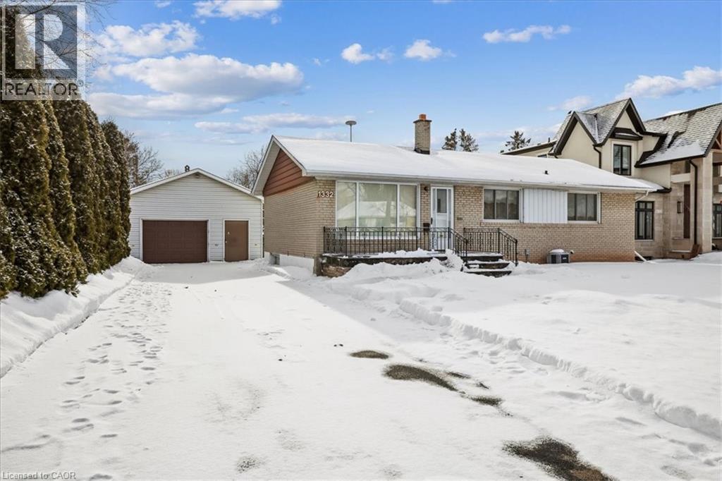 1332 Rebecca Street, Oakville, ON - Outdoor With Facade