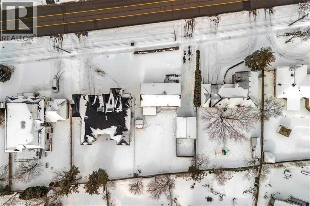 1332 Rebecca Street, Oakville, ON - Indoor Photo Showing Garage