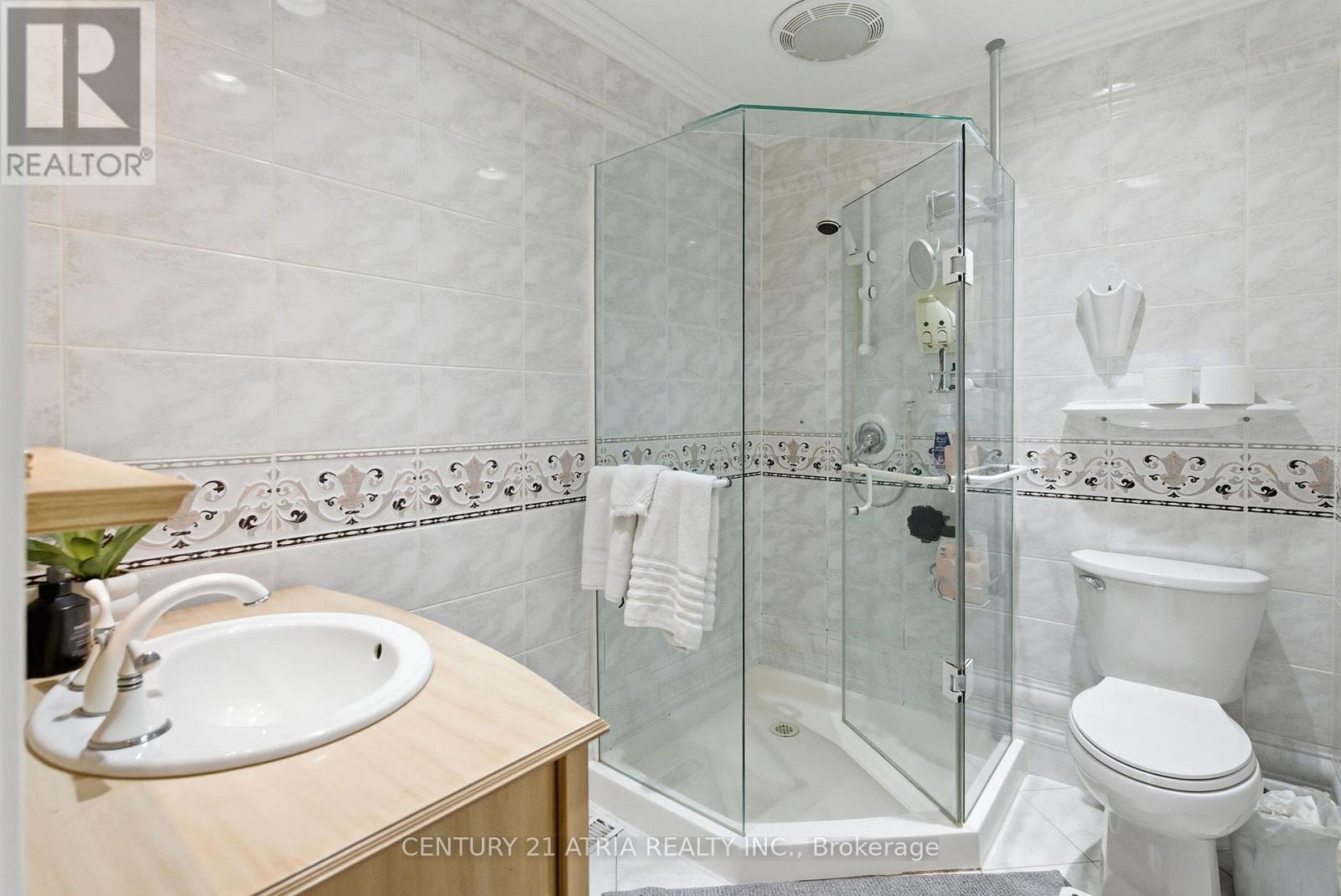 43 Maple Branch Path, Toronto, ON - Indoor Photo Showing Bathroom