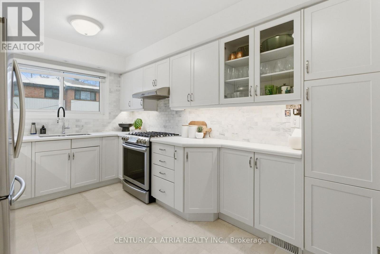 43 Maple Branch Path, Toronto, ON - Indoor Photo Showing Kitchen With Upgraded Kitchen