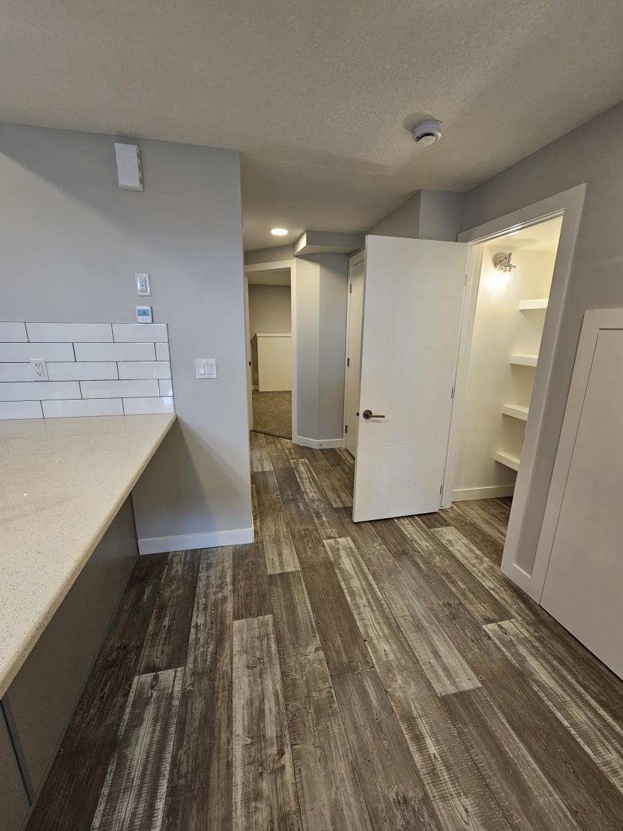 8069-8073 Cedric Mah Rd, Edmonton, AB - Indoor Photo Showing Other Room