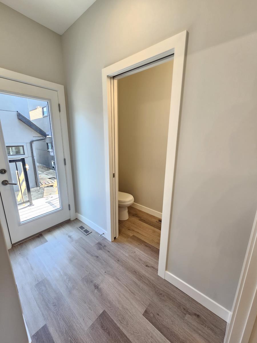 8069-8073 Cedric Mah Rd, Edmonton, AB - Indoor Photo Showing Other Room