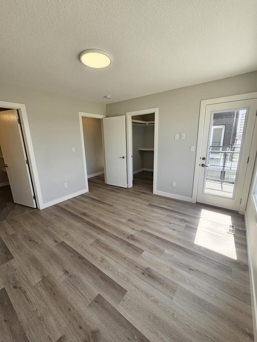 8069-8073 Cedric Mah Rd, Edmonton, AB - Indoor Photo Showing Other Room