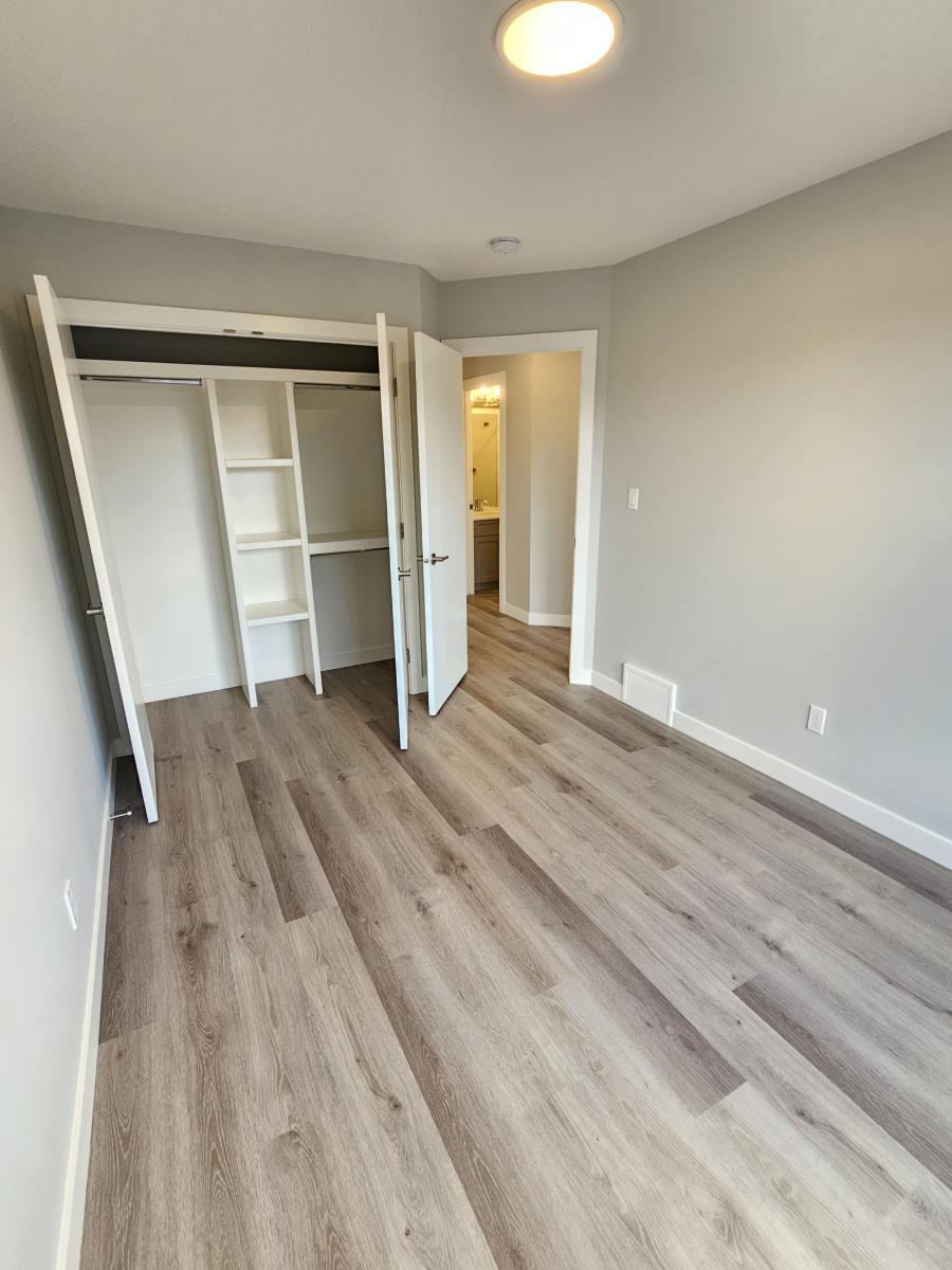 8069-8073 Cedric Mah Rd, Edmonton, AB - Indoor Photo Showing Other Room