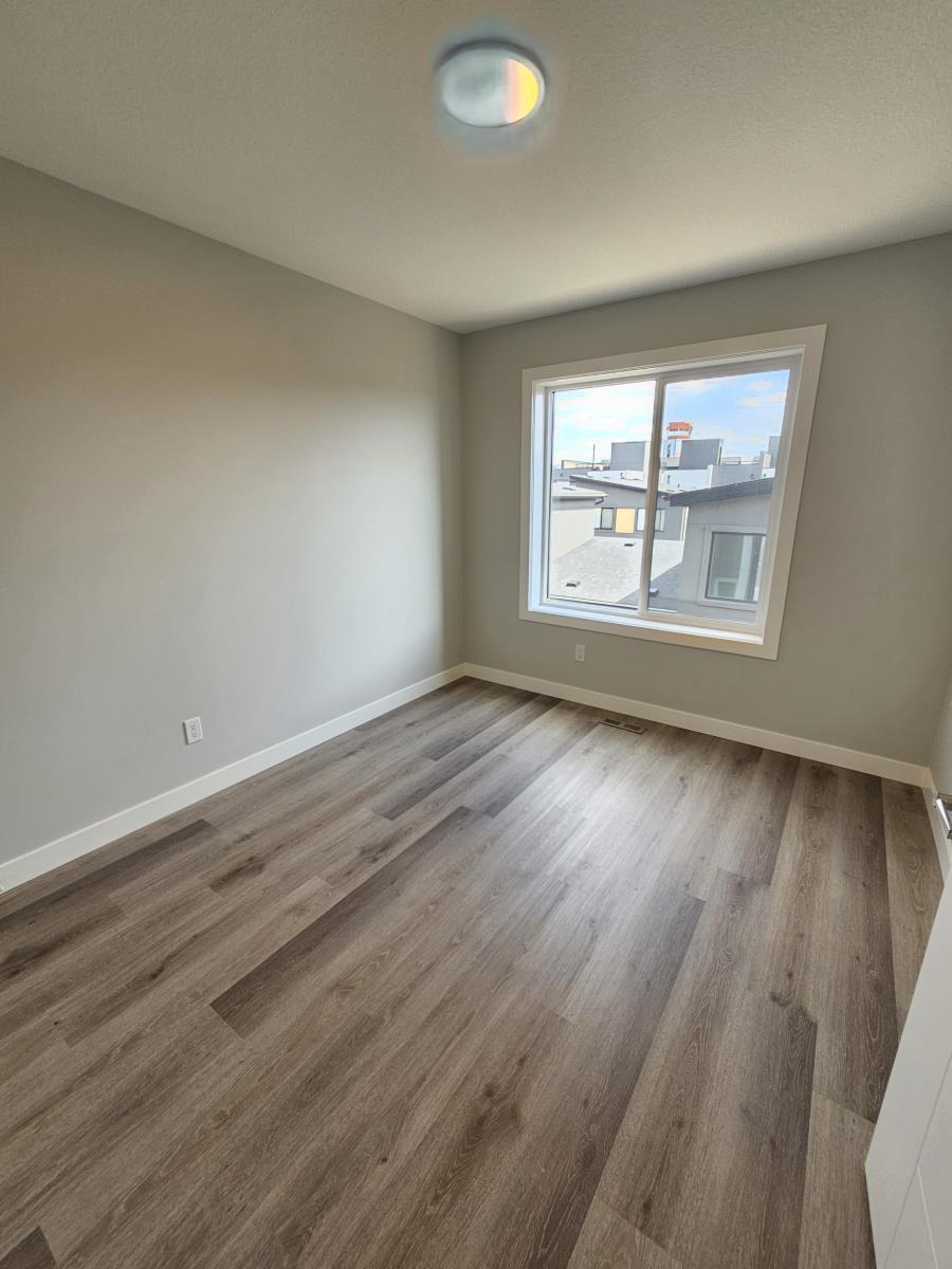 8069-8073 Cedric Mah Rd, Edmonton, AB - Indoor Photo Showing Other Room
