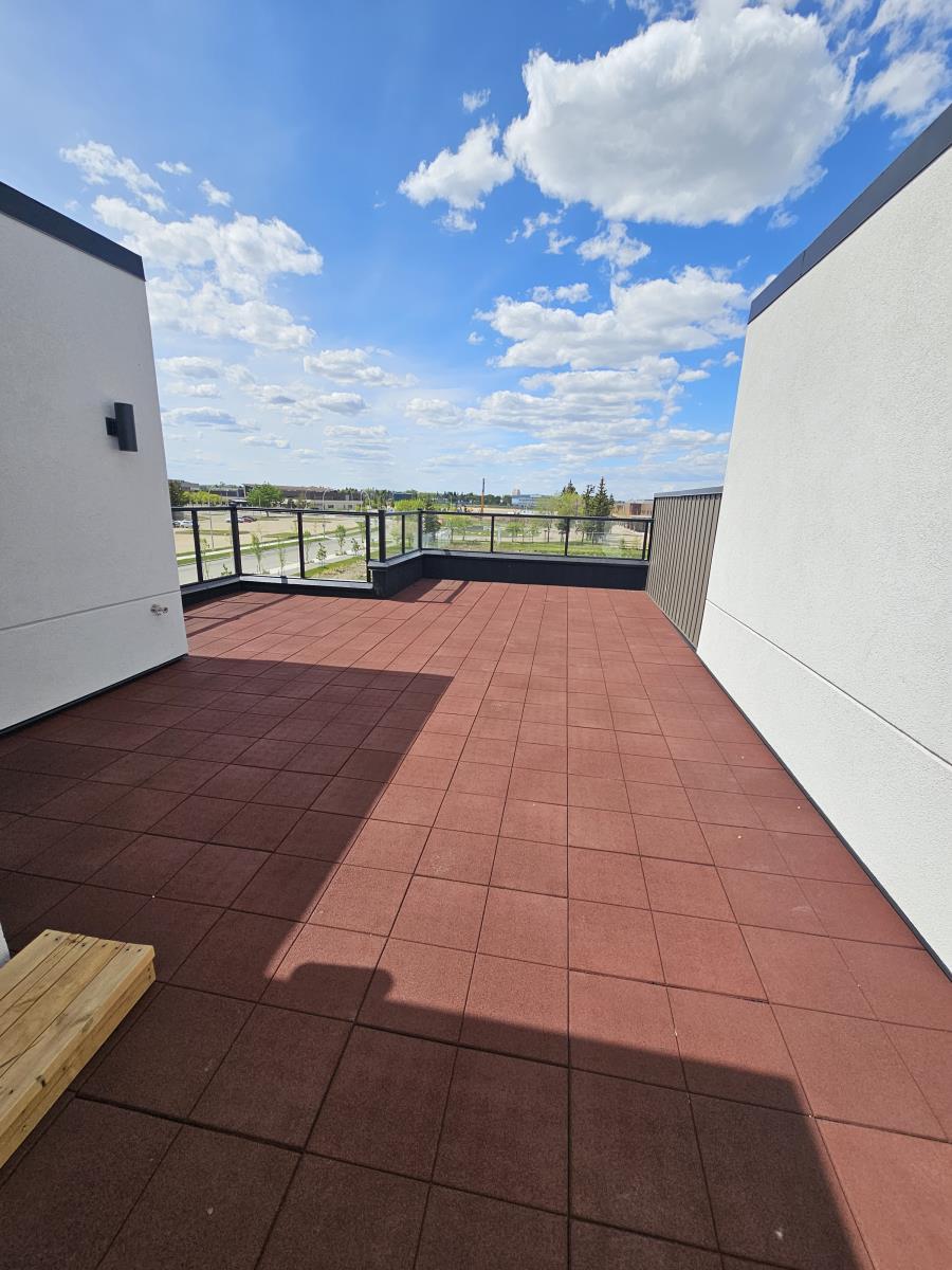 8069-8073 Cedric Mah Rd, Edmonton, AB - Outdoor With Exterior