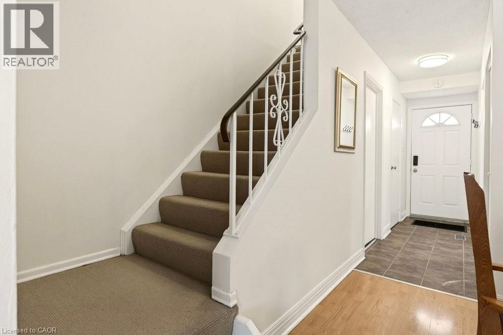 82 San Remo Drive, Hamilton, ON - Indoor Photo Showing Other Room