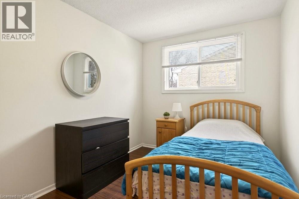 82 San Remo Drive, Hamilton, ON - Indoor Photo Showing Bedroom