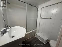 Unit 3 - Bathroom -