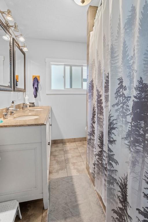 4421 3A Highway, Wynndel, BC - Indoor Photo Showing Bathroom