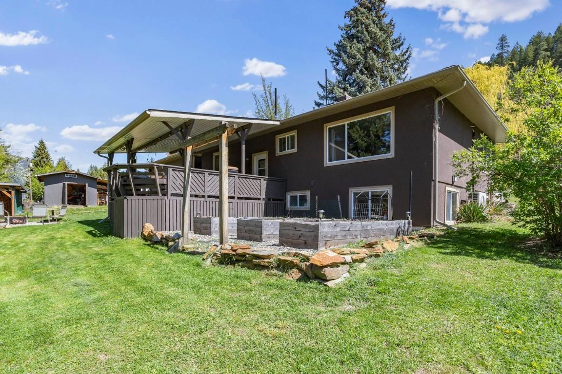 4421 3A Highway, Wynndel, BC - Outdoor