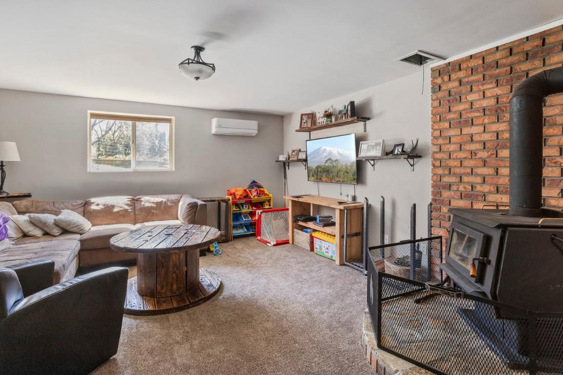 4421 3A Highway, Wynndel, BC - Indoor Photo Showing Other Room