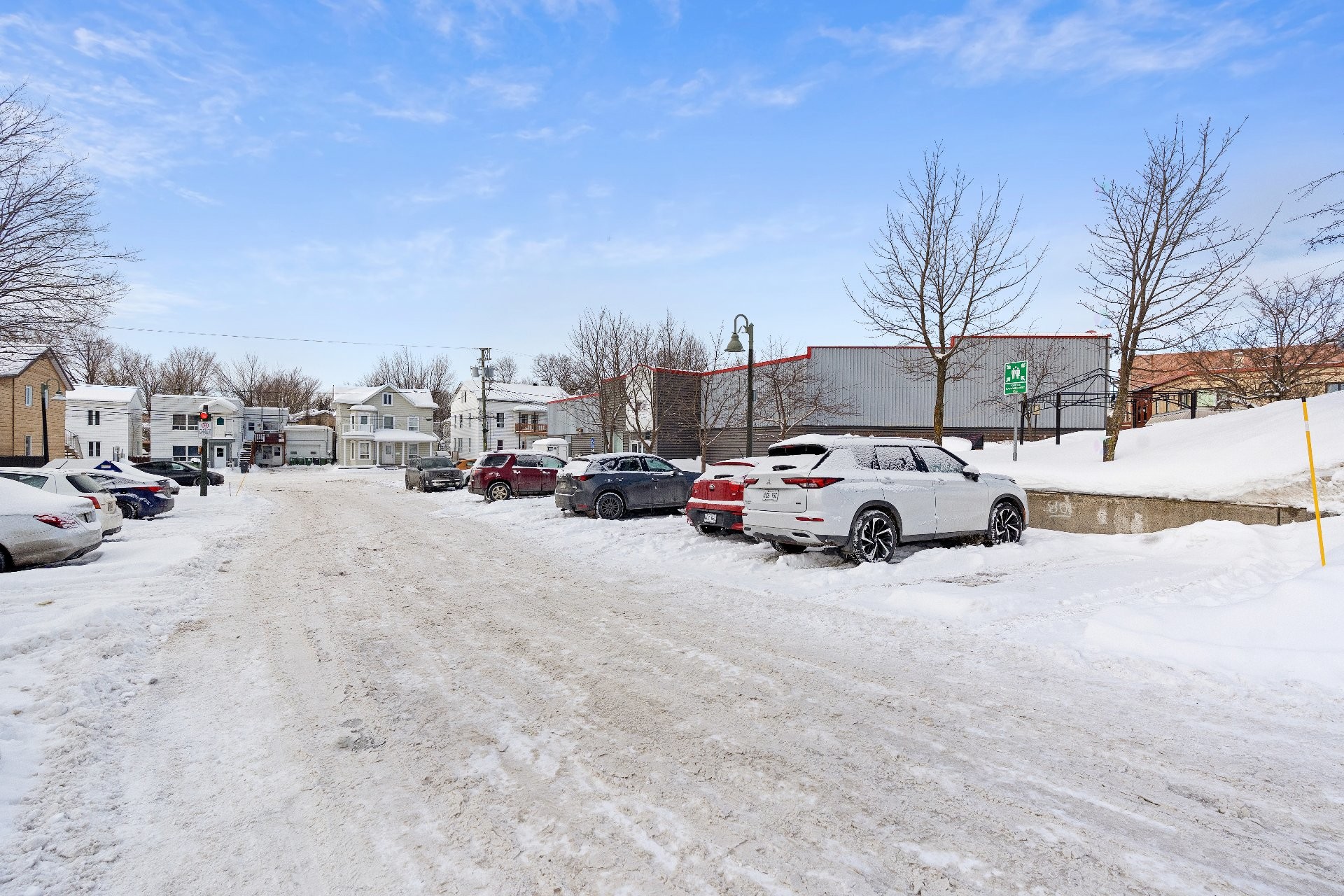 Stationnement - 225 Rue Notre-Dame, Donnacona, QC - Outdoor