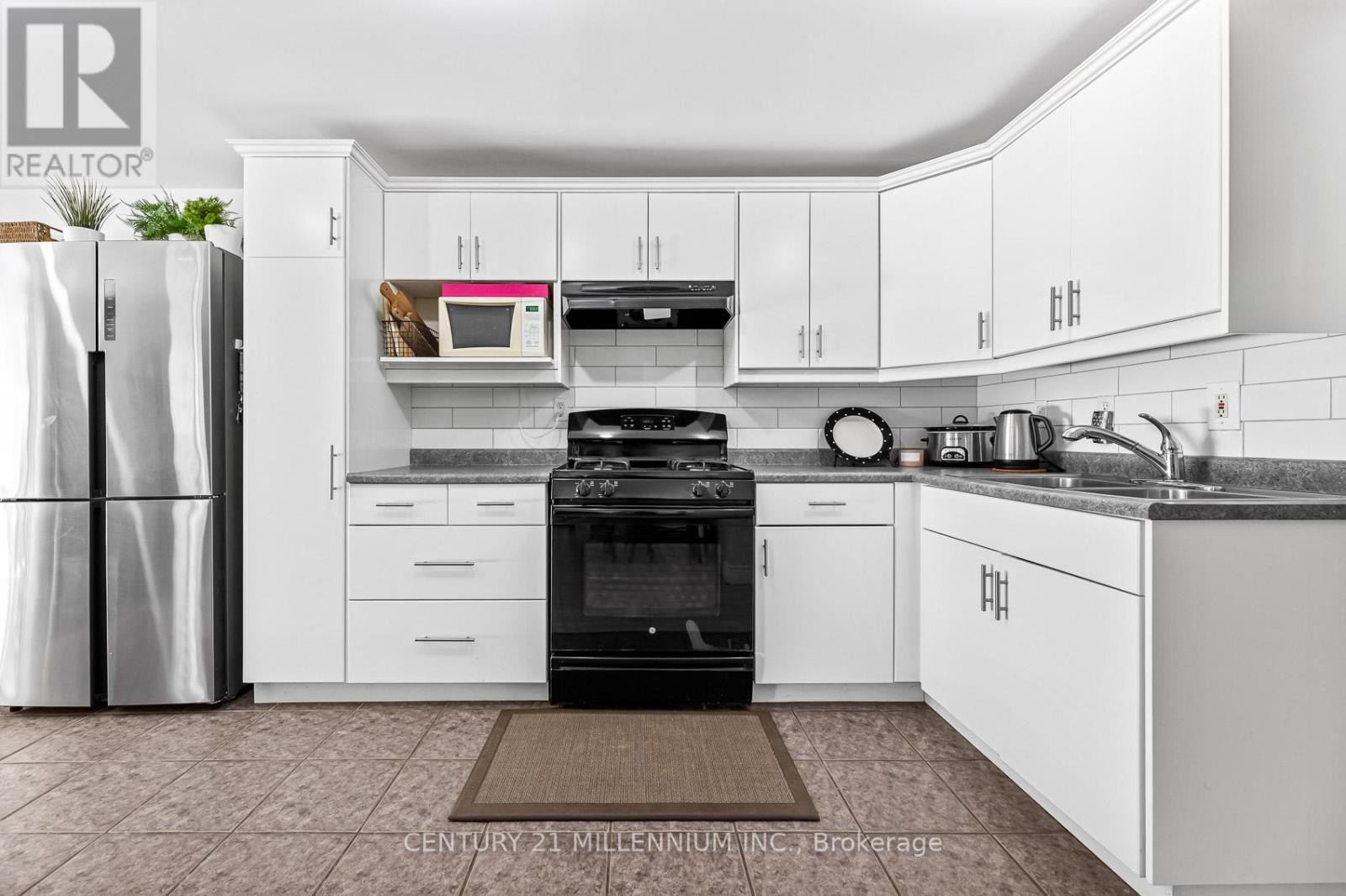 82 Orchid Crescent, Kitchener, ON - Indoor Photo Showing Kitchen With Double Sink