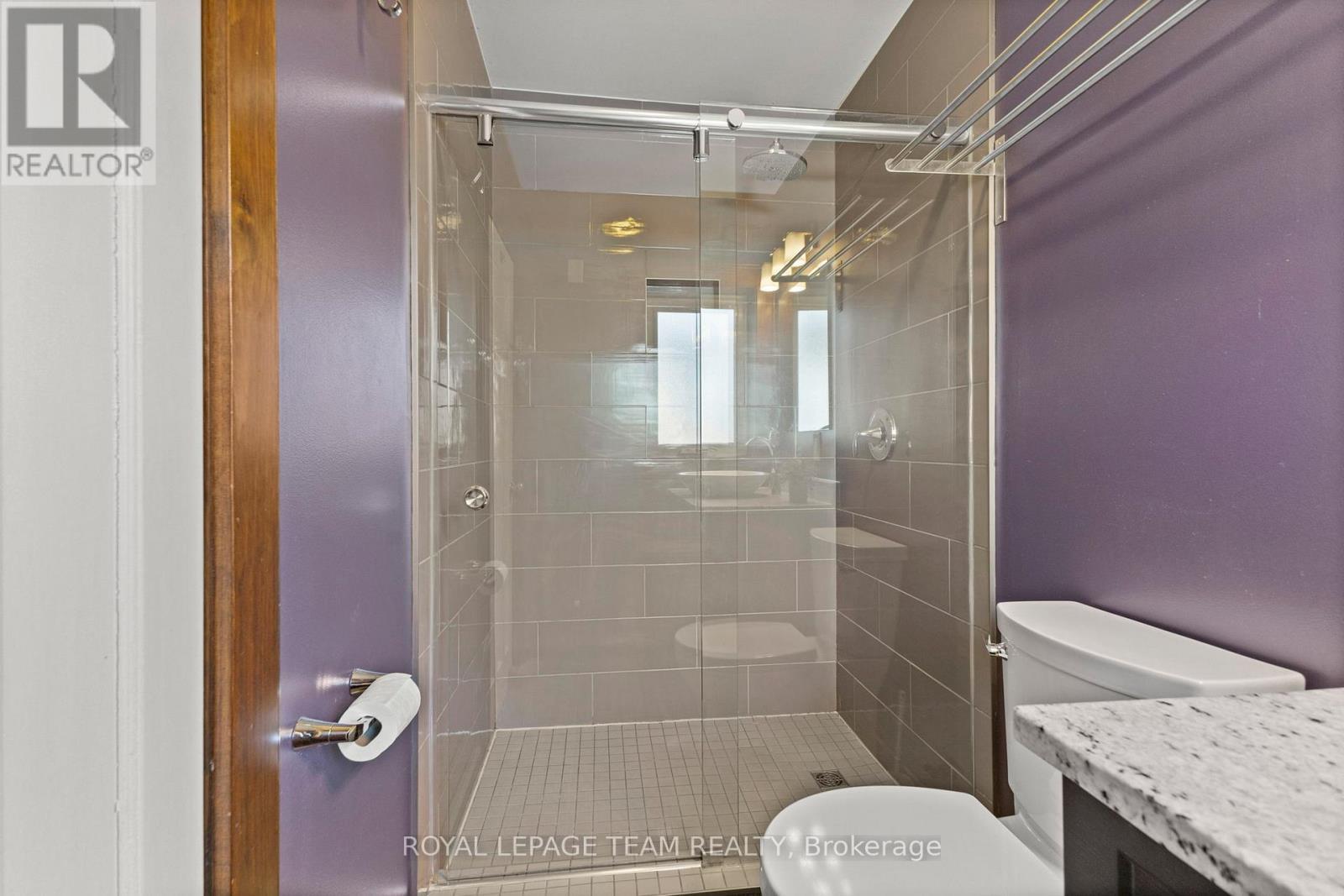 92 Third Avenue, Ottawa, ON - Indoor Photo Showing Bathroom