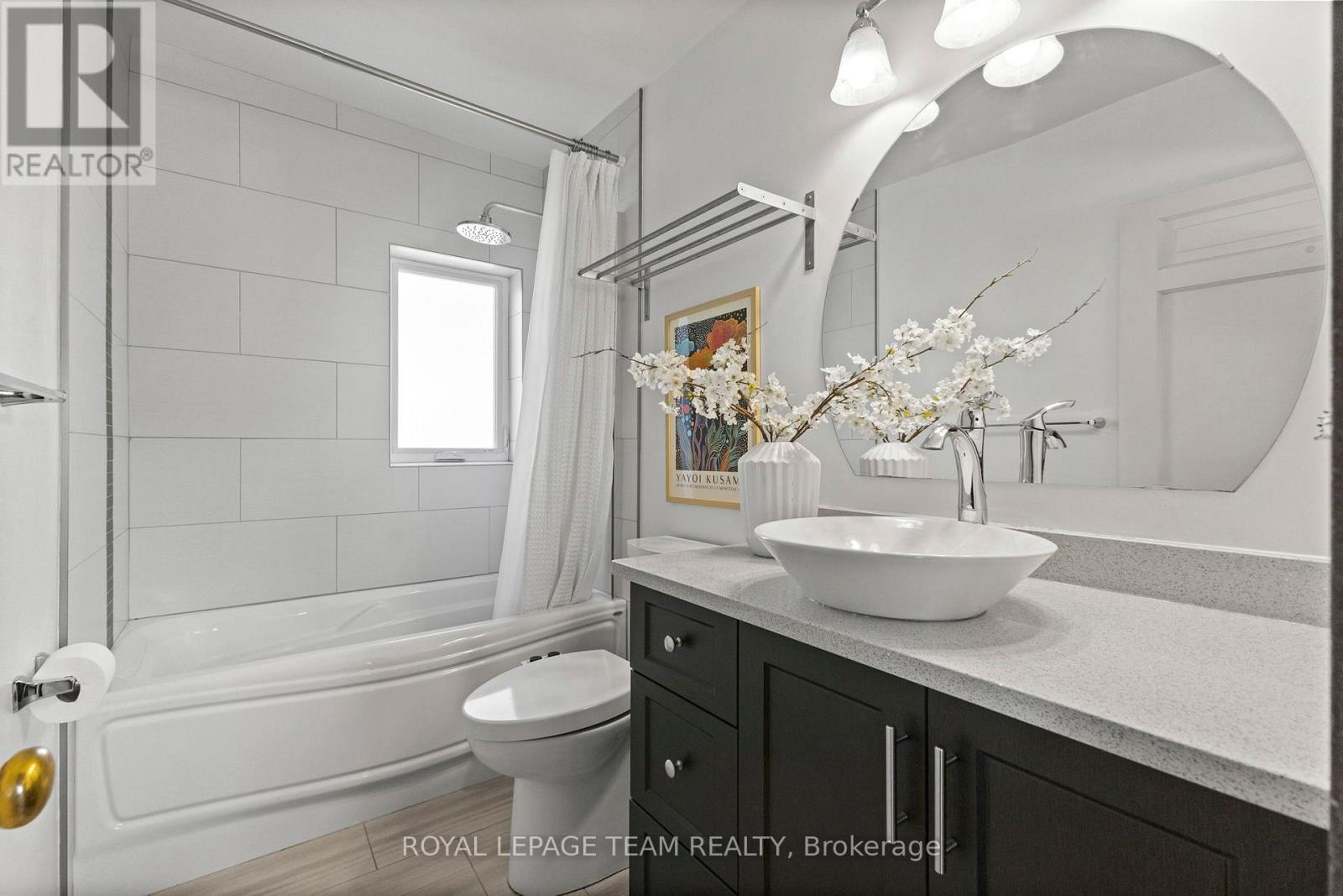 92 Third Avenue, Ottawa, ON - Indoor Photo Showing Bathroom
