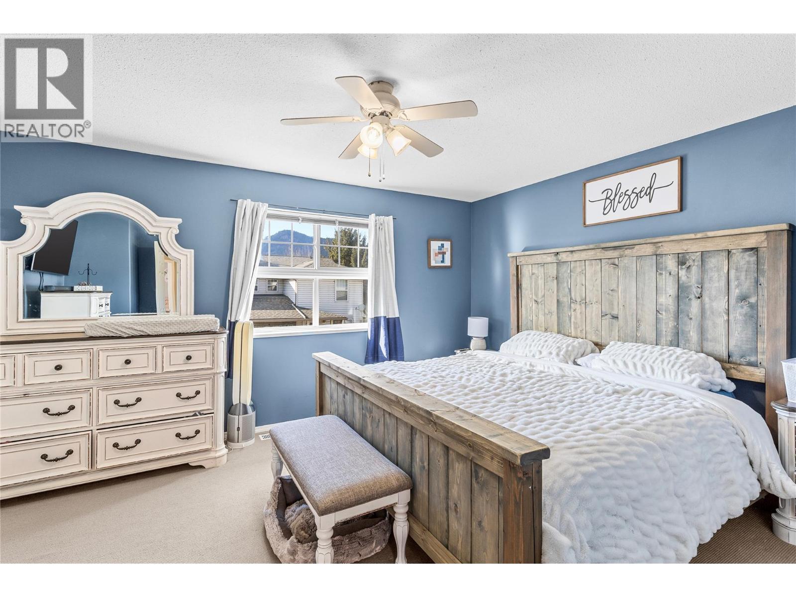2395 Pleasant Valley Road Unit# 14, Armstrong, BC - Indoor Photo Showing Bedroom