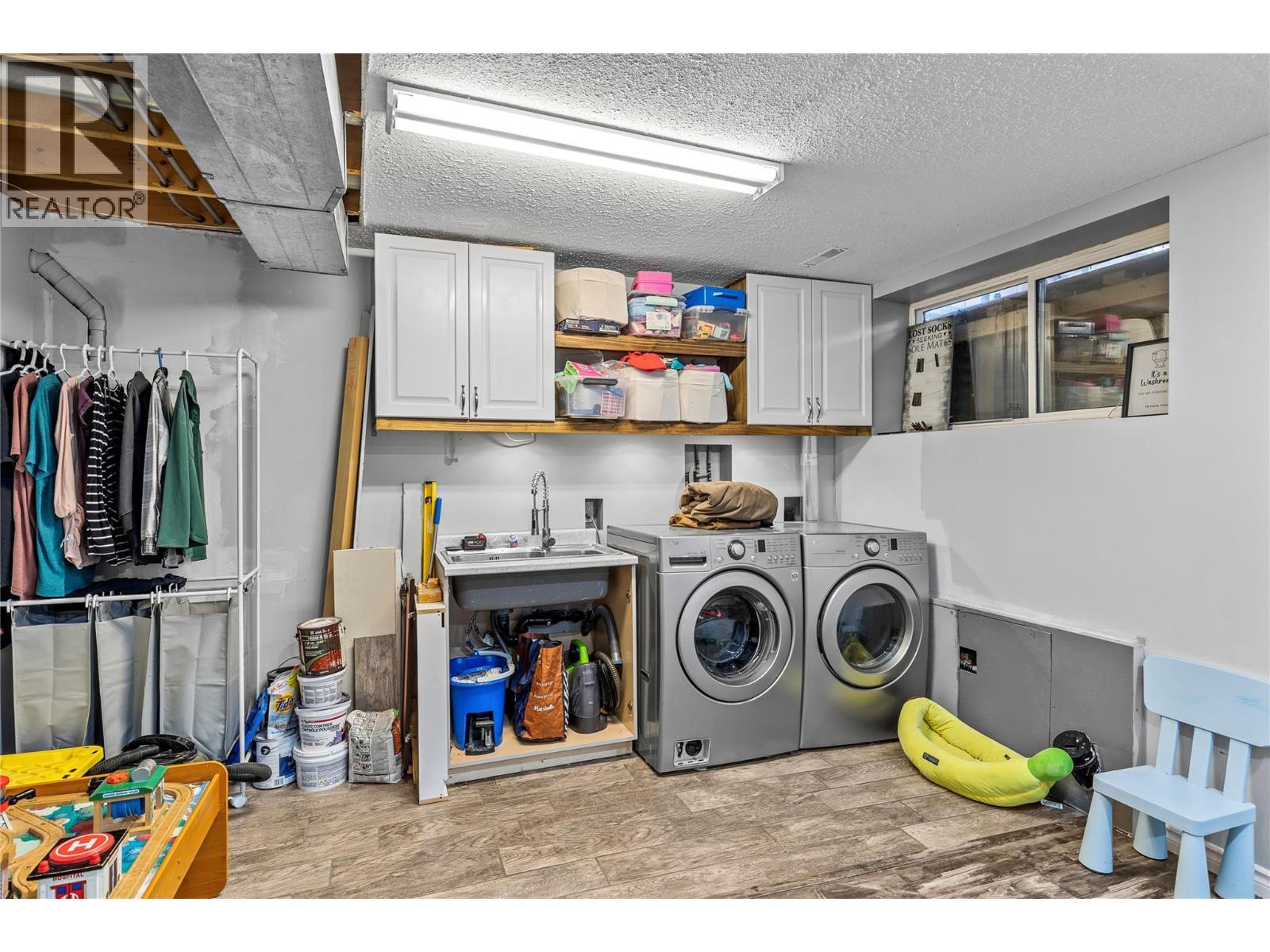 2395 Pleasant Valley Road Unit# 14, Armstrong, BC - Indoor Photo Showing Other Room