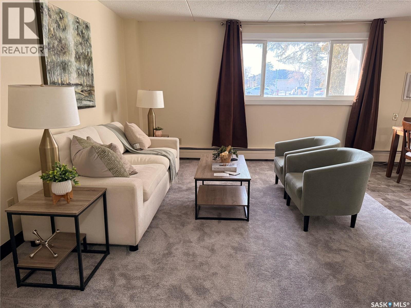 12 35 Centennial Street, Regina, SK - Indoor