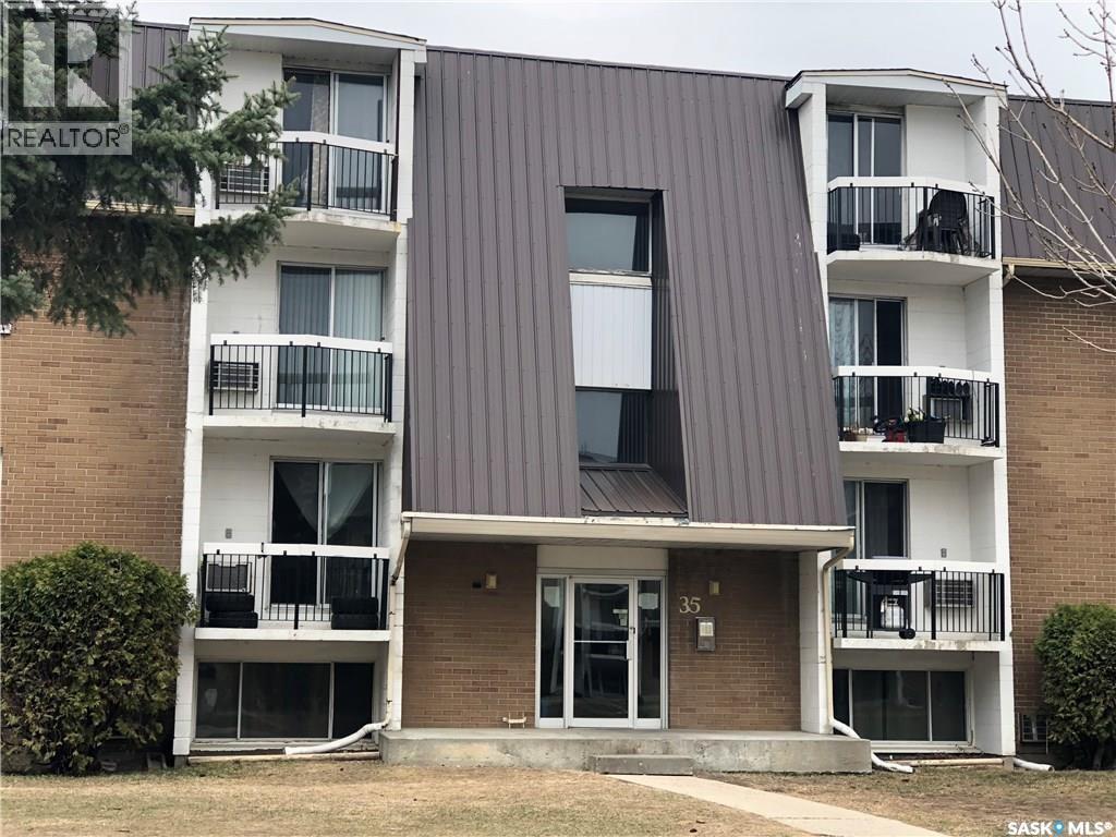 12 35 Centennial Street, Regina, SK - Outdoor