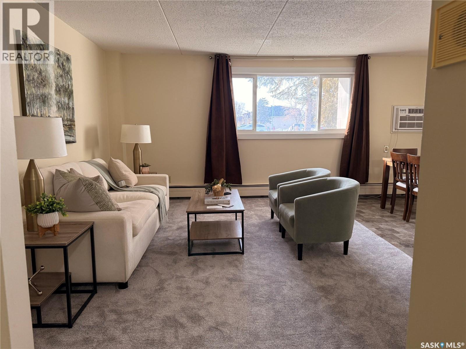 12 35 Centennial Street, Regina, SK - Indoor