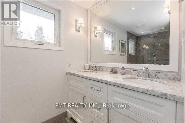 754 Dack Boulevard, Mississauga, ON - Indoor Photo Showing Bathroom